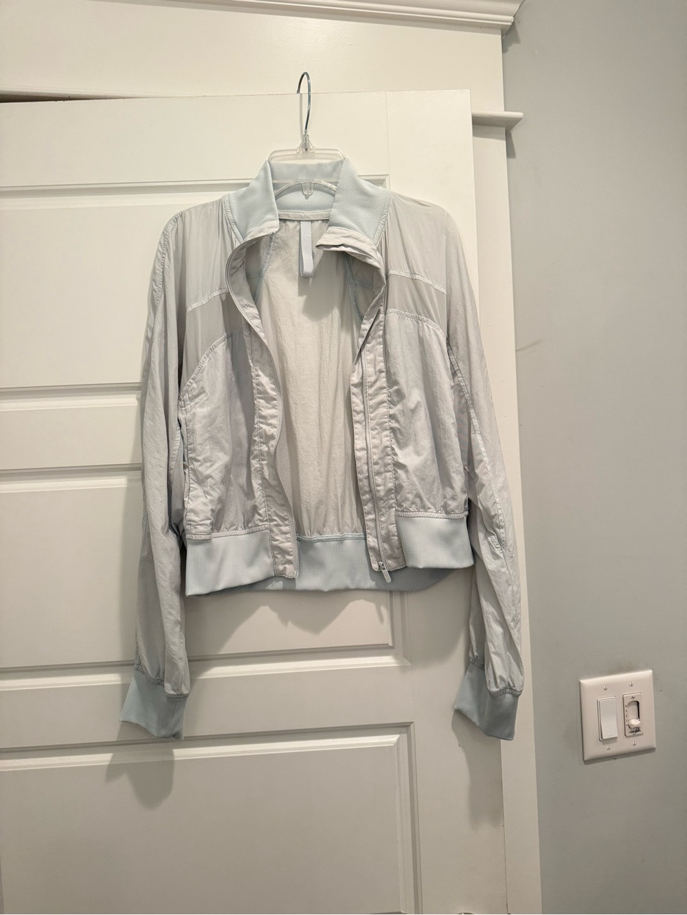Lululemon Jacket - Picture 3 of 5